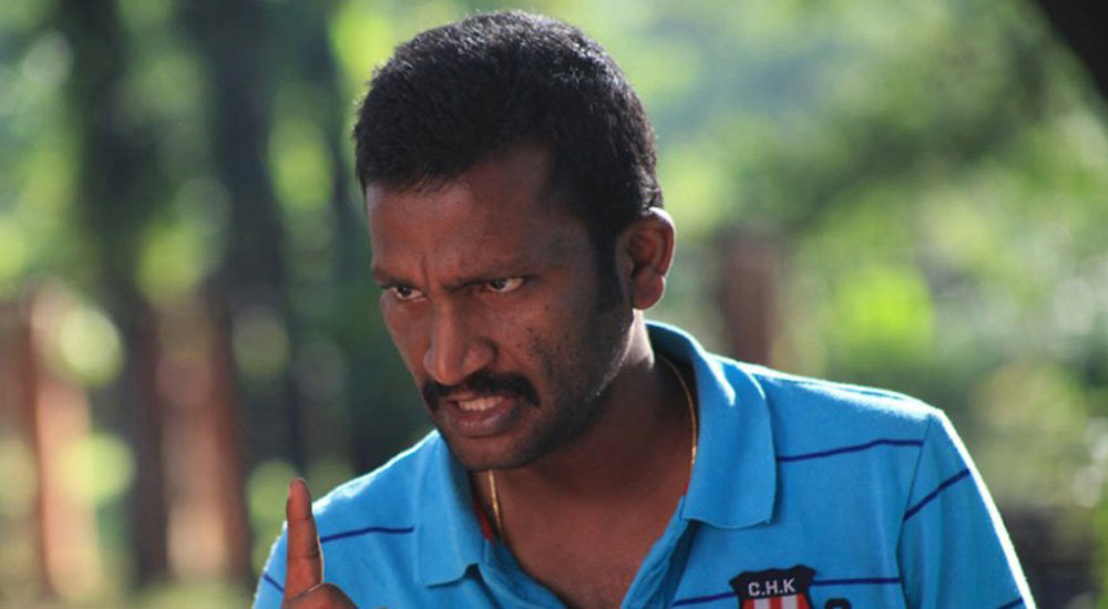 తెలుగు హీరోతో త‌మిళ ద‌ర్శ‌కుడు