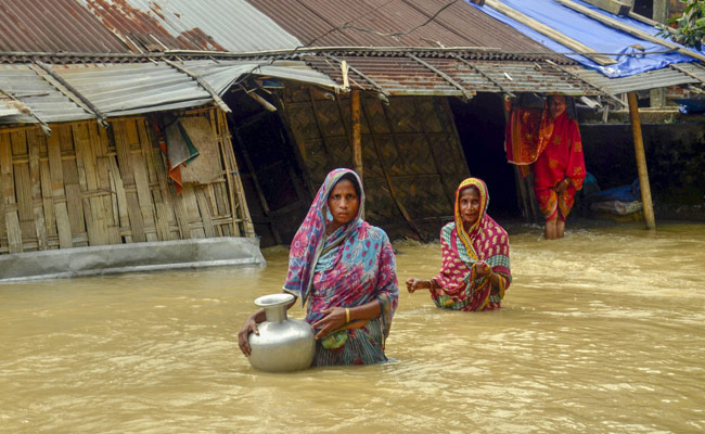 వరదలతో ఈశాన్య రాష్ట్రాలు విలవిల వరదలతో ఈశాన్య రాష్ట్రాలు విలవిల