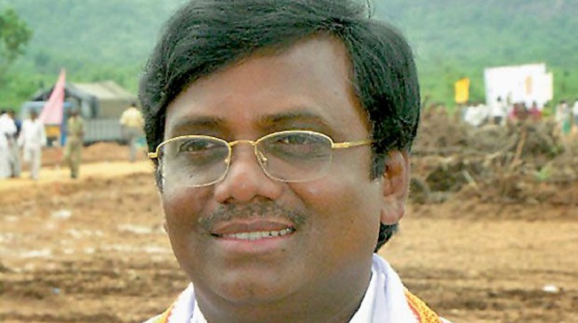 ప్రజలను కన్ఫ్యూజ్‌ చేయాలని ఆయన ప్రయత్నిస్తున్నారు : జీ వివేక్