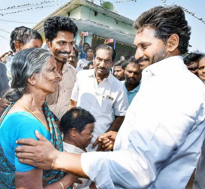 అవిశ్వాసమే అస్త్రంగా దూసుకువెళ్తున్న వైసీపీ