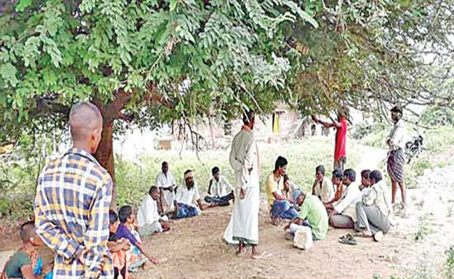 శీలానికి వెలకట్టిన గ్రామస్థులు..