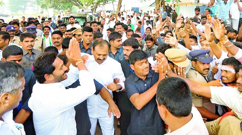 నేడు శ్రీకాకుళం జిల్లాలోకి జగన్ పాదయాత్ర