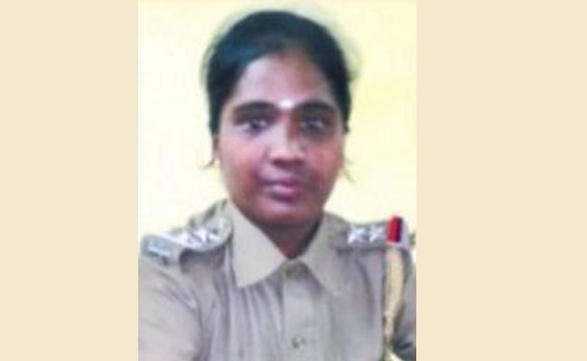 నకిలీ మహిళా ఎస్‌ఐ చేస్తున్న పని చూస్తే..