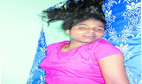 బ్యూటీ పార్లర్‌లో చేరినరోజే యువతి అనుమానాస్పద మృతి!