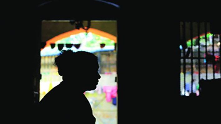 16 ఏళ్ల కుర్రాడితో వెళ్లిపోయిన 30 ఏళ్ల వివాహిత