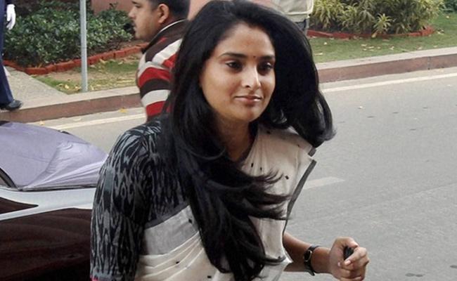 ప్రధాని మోదీపై ట్వీట్‌.. పదవికి రాజీనామా