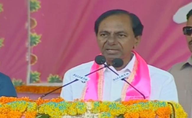 కామెంట్ల కాక వెనుక కథ... కేసీఆర్ స్పీచ్ డీకోడ్ చేస్తే...!! కామెంట్ల కాక వెనుక కథ... కేసీఆర్ స్పీచ్ డీకోడ్ చేస్తే...!!