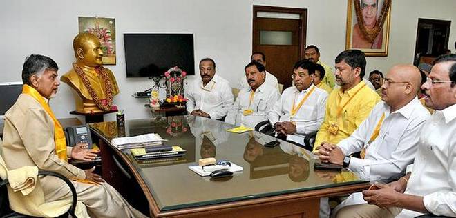 తెలంగాణ తమ్ముళ్లకు చంద్రబాబు షాక్ తెలంగాణ తమ్ముళ్లకు చంద్రబాబు షాక్