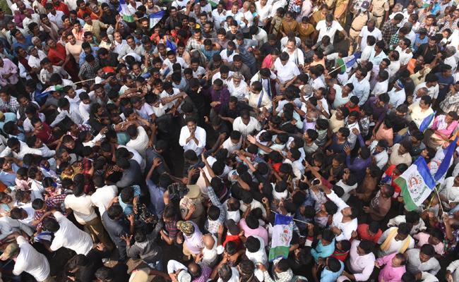 నేడు శ్రీకాకుళంలో వైసీపీ భారీ భహిరంగసభ