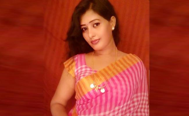 ప్రియుడు పెళ్లి చేసుకోమని వేధిస్తున్నాడని నటి ఫిర్యాదు