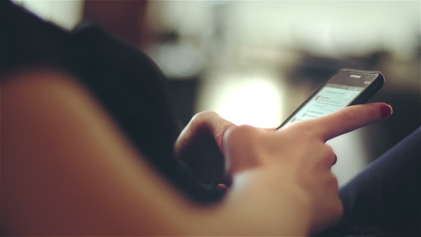 LOL అని ఎందుకు టైపు చేస్తారు LOL అని ఎందుకు టైపు చేస్తారు