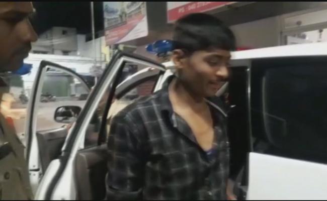 ఆరుగురు మహిళలపై పెప్పర్‌ స్ప్రే చల్లి ఆపై..