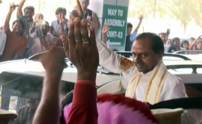 విశాఖ చేరుకున్న సీఎం కేసీఆర్ విశాఖ చేరుకున్న సీఎం కేసీఆర్