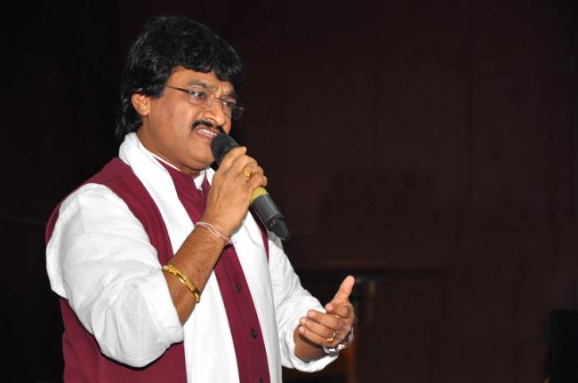 ప్రముఖ గాయకుడు గజల్ శ్రీనివాస్ అరెస్ట్