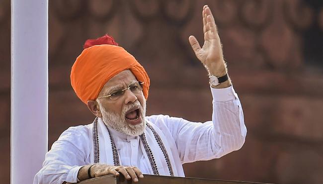 కష్టపడి పంట పండించే అన్నదాతలు సంతోషంగా లేరు : మోడీ