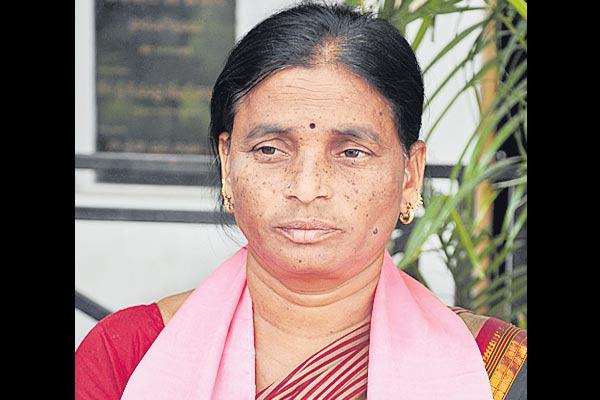 టికెట్ దక్కకుంటే ఆయన పేరు రాసి ఆత్మహత్య చేసుకుంటా : శంకరమ్మ