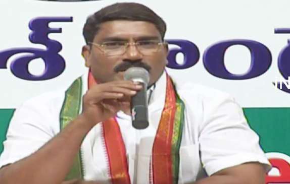 ఈవీఎంల ట్యాంపరింగ్ వల్లే టీఆర్ఎస్ గెలిచింది: సంపత్