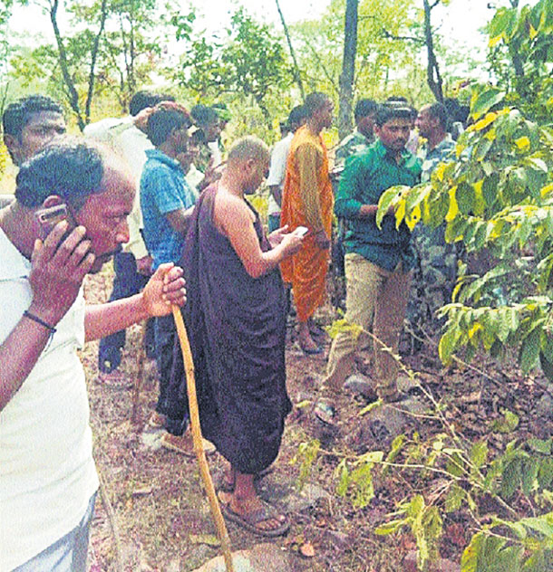 ధ్యానంలో సన్యాసి.. చంపేసిన చిరుతలు..