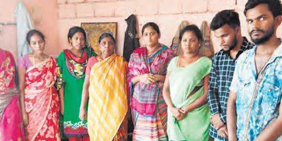 రహస్య గదుల్లో నీచక్రీడలు