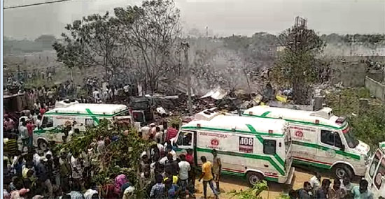 ప్రాణాలు తీసిన పటాకులు