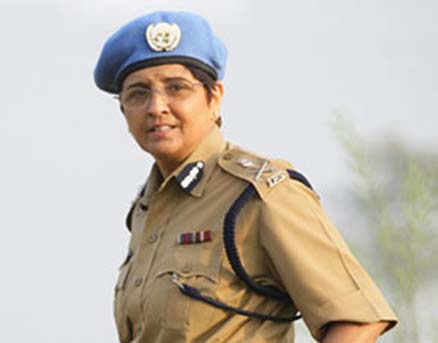 మొదటి సివిల్ పోలిస్ అడ్వైసర్!