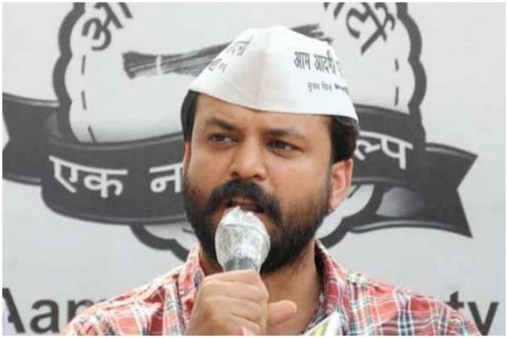 ఆమ్‌ఆద్మీలో రాజీనామాల రాజ్యం