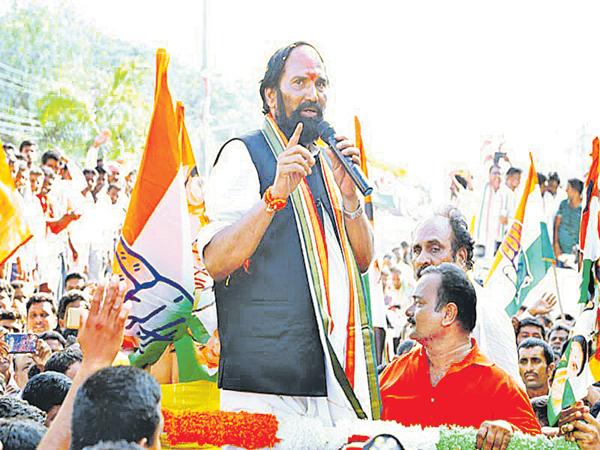 ఆమెను కాంగ్రెస్ లోకి ఆహ్వానిస్తున్నాం : ఉత్తమ్‌కుమార్‌రెడ్డి